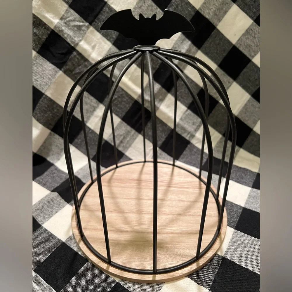 NWOT TARGET METAL HALLOWEEN CLOCHE.